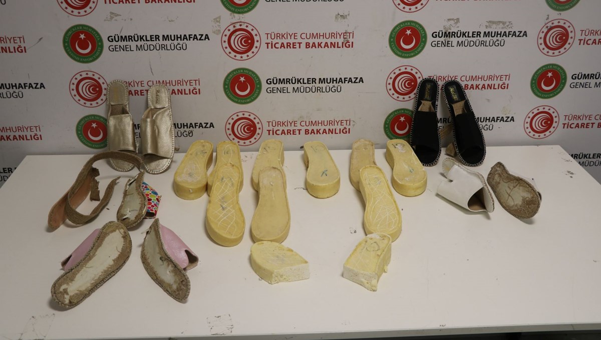 İstanbul Havalimanı'nda uyuşturucu operasyonu: Kadın terliklerinin içerisine gizlenmiştür